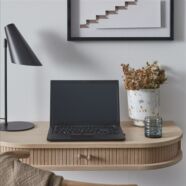 Focus falra szerelhető íróasztal, fehérített tölgy