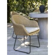 Hava kerti karfás szék, fém váz, natúr polirattan