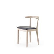 SM52 design szék, fekete bőr, olajozott fehérített tölgy láb