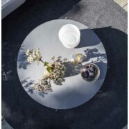 Avisa kerti lerakóasztal, cement, fekete fém láb, D80 cm