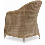 Mali kerti karfás szék, natúr polirattan, törtfehér párnákkal
