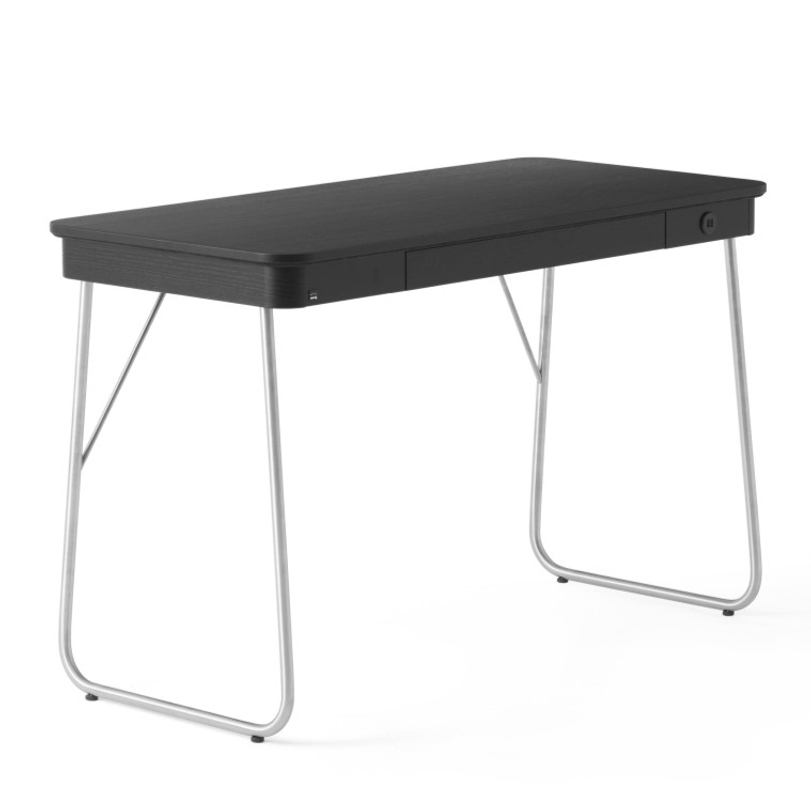 SM130 íróasztal, lakkozott fekete tölgy, fém láb